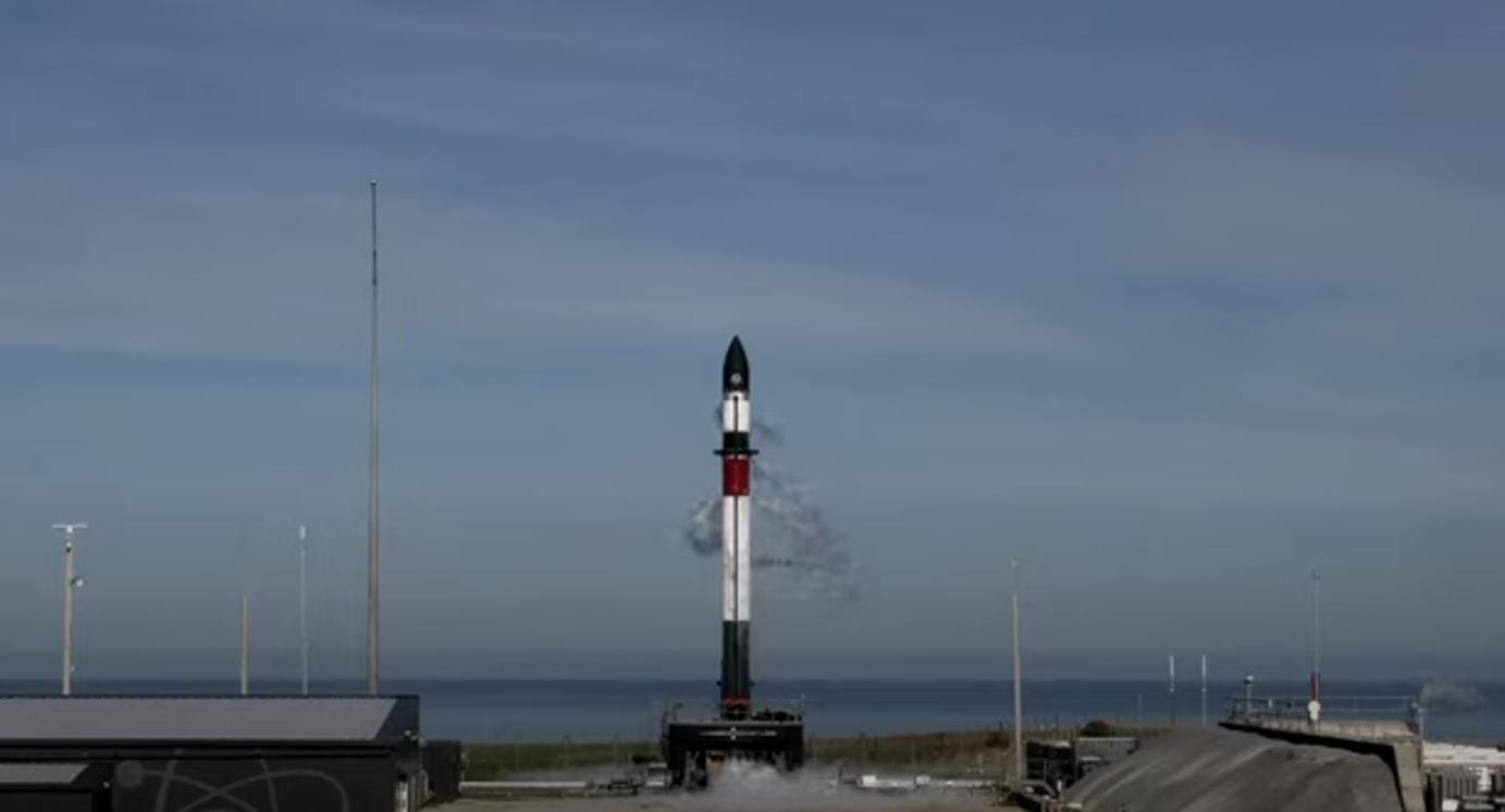 Recovering rocket boosters? Rocket Lab was successfully implemented with a helicopter