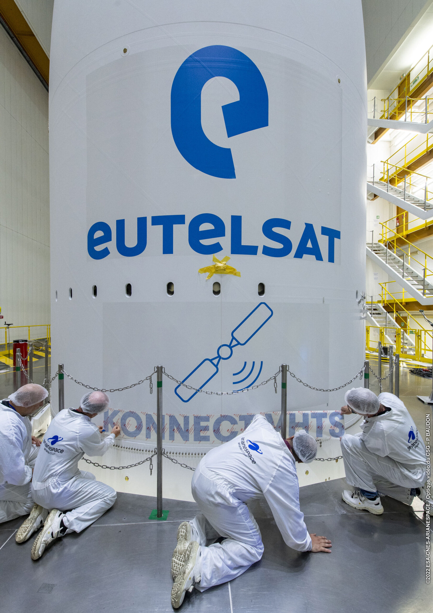 Put logos on payload fairing. 08/29/2022.