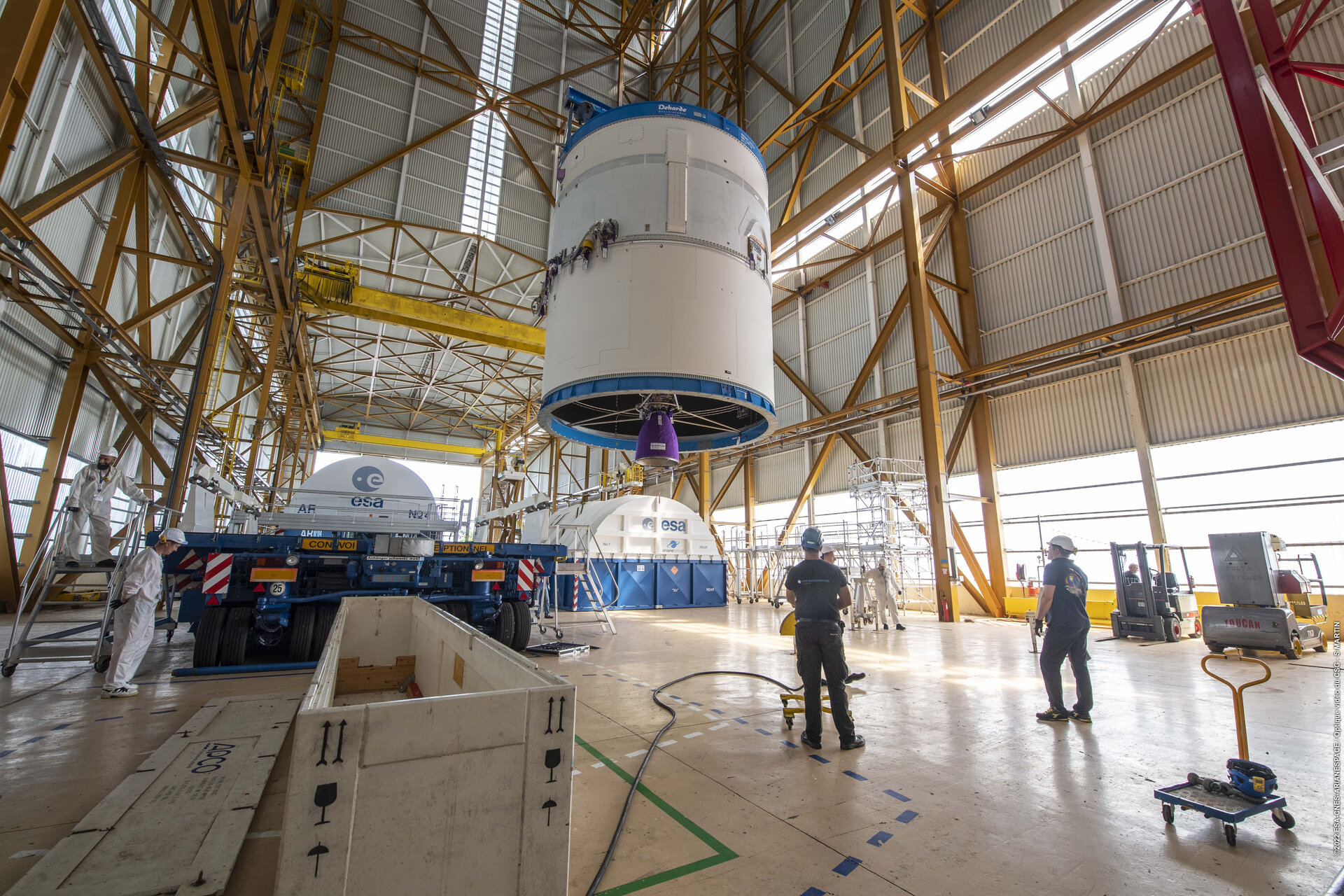 Upper Stage unpacking at BIL. 08/01/2022.