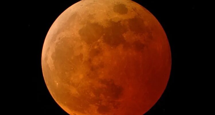 Blood moon by NASA